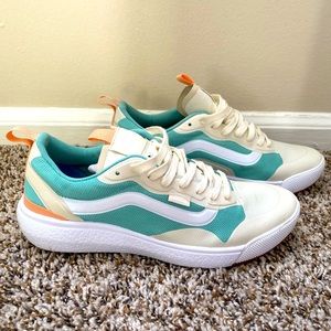 Vans Tan/Teal UltraCush Sneaker // Size 10 Womens or 8.5 Mens